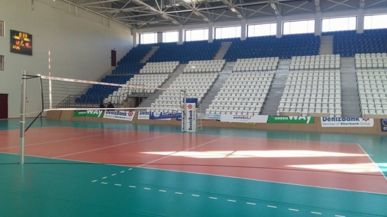 Зала Младост в Бургас и спортната зала в Дупница са