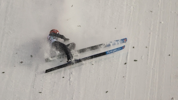 Германският ски скачач Щефан Лейе е със скъсани кръстни връзки