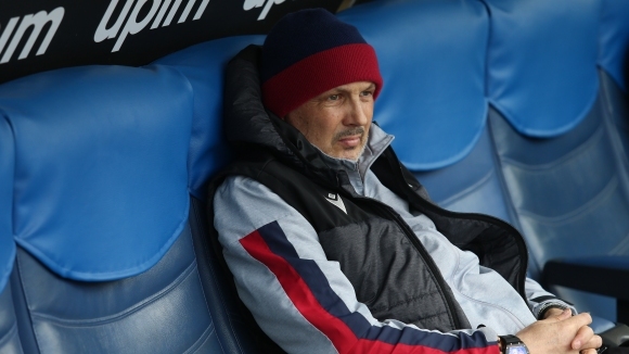 Медицинският щаб на Болоня е отпратил наставника на тима Синиша