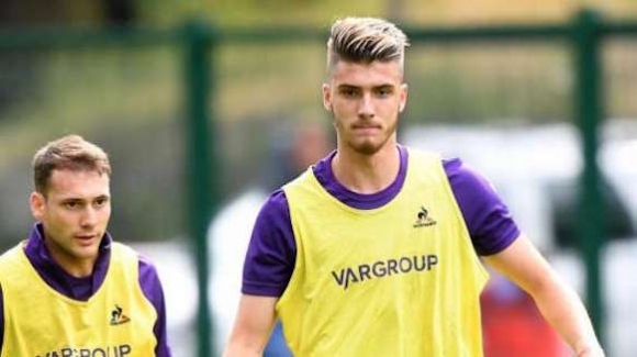 Защитникът на Фиорентина Петко Христов продължава да поддържа форма макар