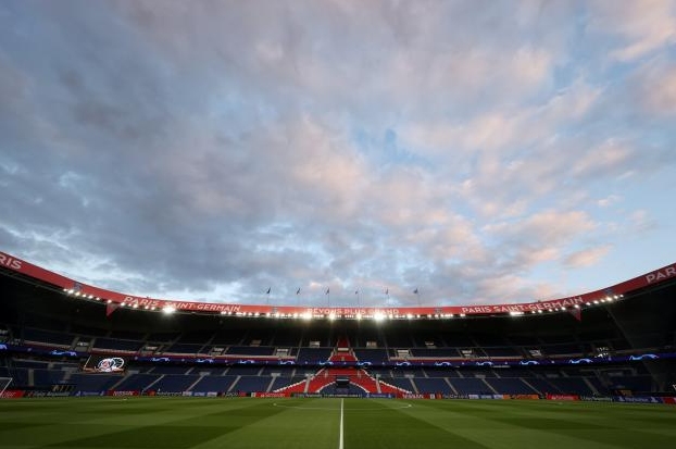 Френският футболен шампион Пари Сен Жермен удължи забраната за тренировки