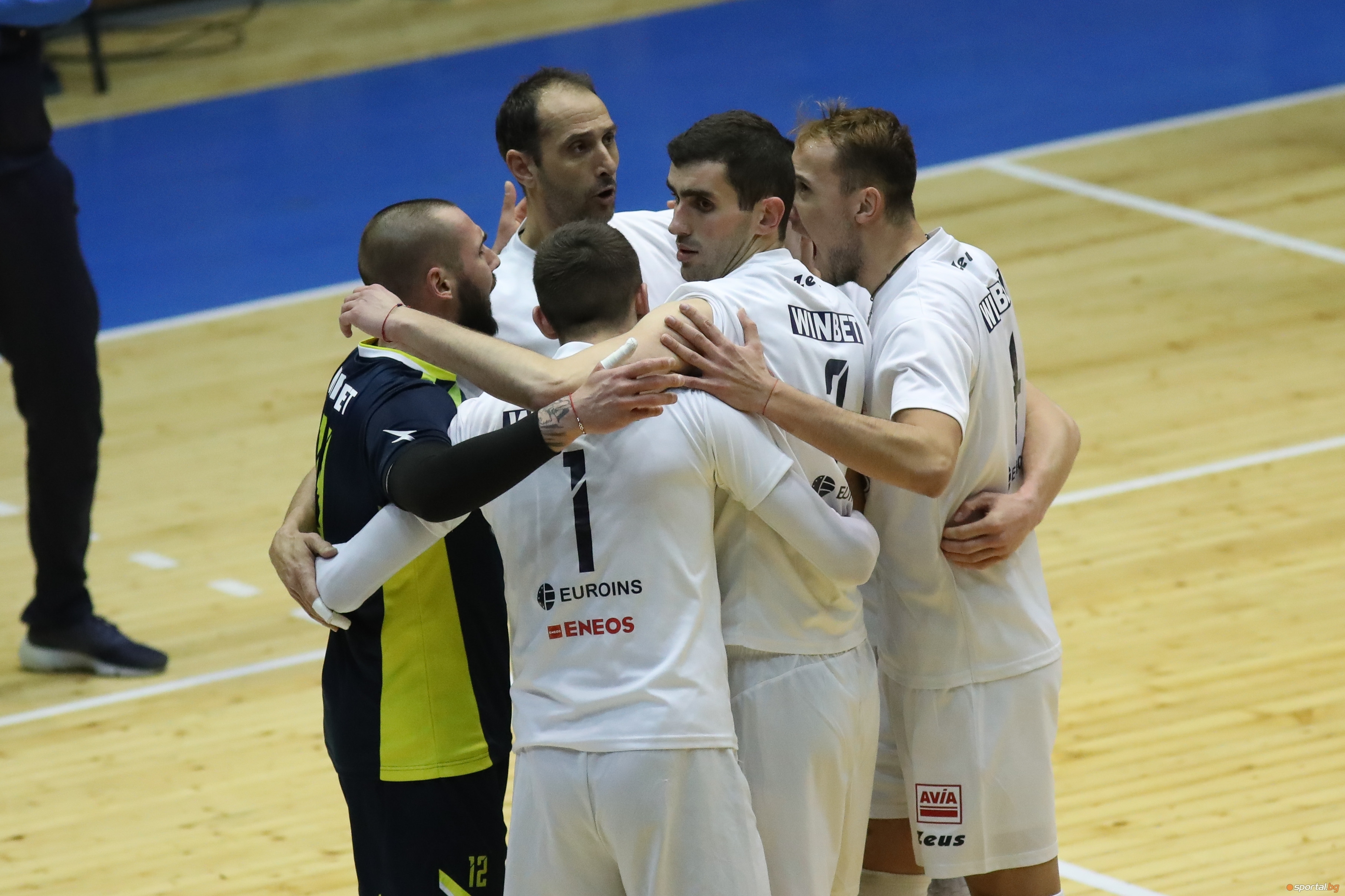 Волейболистите от мъжкия отбор на на Марек Юнион Ивкони Дупница остават