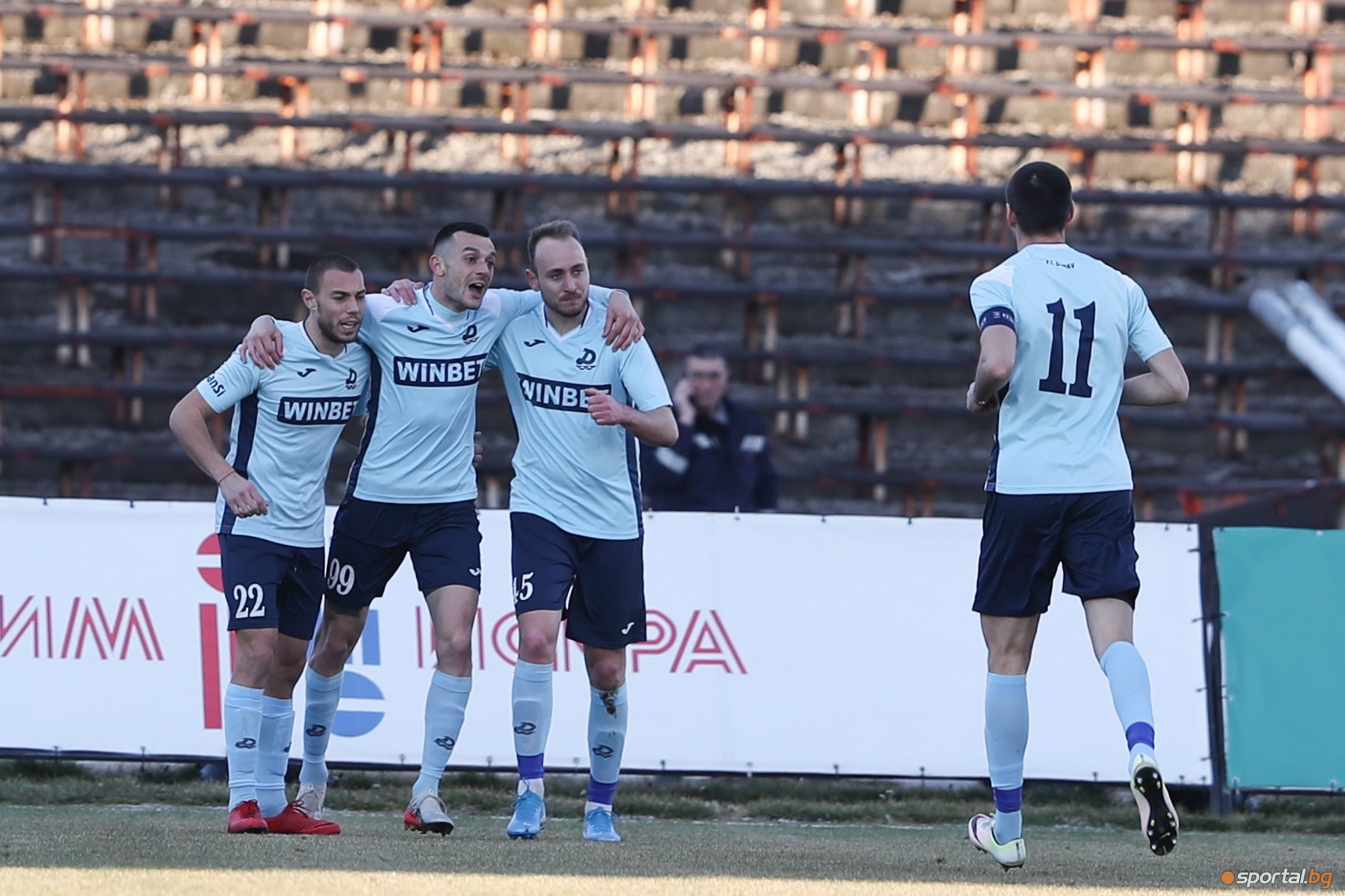 Дунав ще се раздели с македонския флангови футболист Александър Исаевски