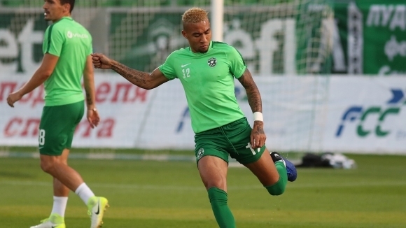 Карантината под която са поставени всички футболисти в България отключи