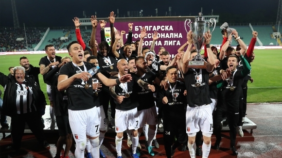 Локомотив Пловдив спечели Купата на България в импровизирана игра в