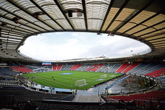 Футболната асоциация на Шотландия отложи подновяването на футболните първенства в
