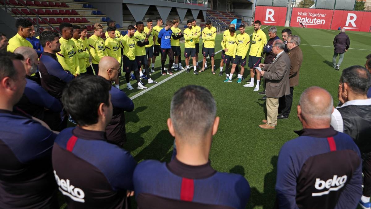 Президентът на Барселона Джосеп Мария Бартомеу ще помоли футболистите за