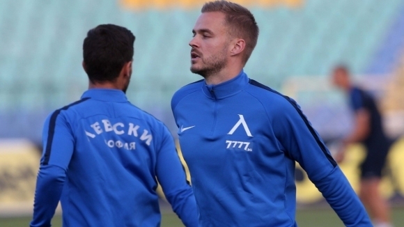 Щастието винаги си прокарва път Дори във времена на смут