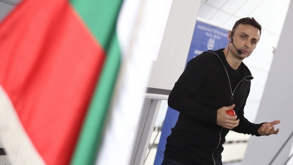 Голмайстор номер 1 на България Димитър Бербатов сподели емоционално видео