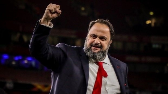 Президентът на гръцкия гранд Олимпиакос Вангелис Маринакис пребори коварния вирус