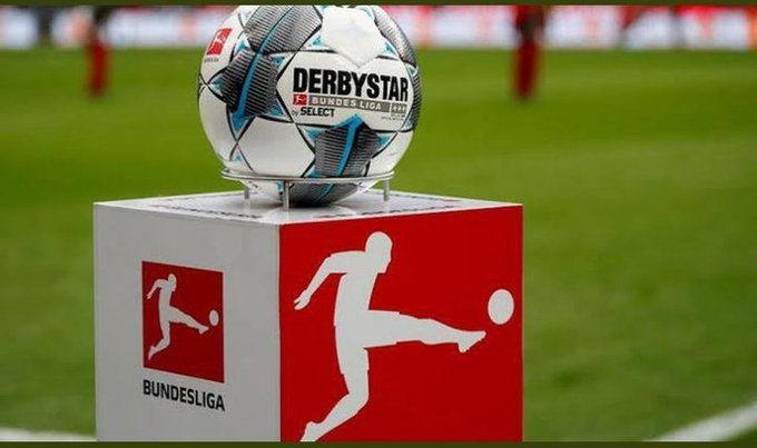 Германската футболна лига препоръча паузата в Бундеслигата да продължи поне