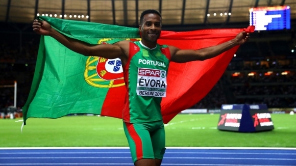 Олимпийският шампион в тройния скок от Пекин 2008 световен от