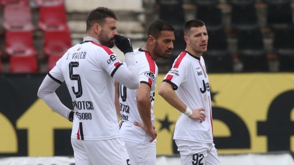 Втородивизионният Ботев Гълъбово е пред разпад Ръководството на клуба е