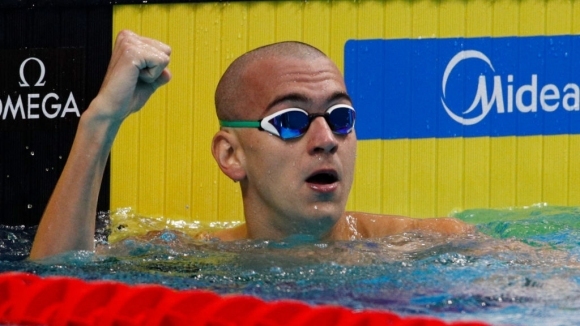 Унгарската плувна легенда Ласло Чех реши да продължи да преследва