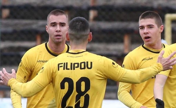 Ботев (Пловдив) ще подпише нови договори с трима свои футболисти.
