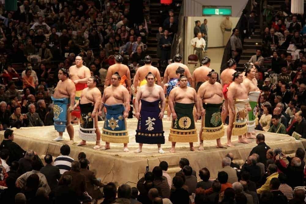 Японски сумо борец чието име не се споменава е дал положителен