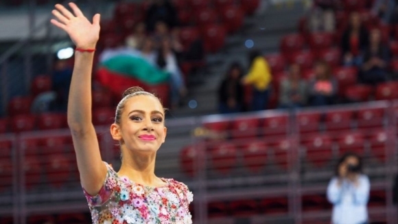 Мадлен Радуканова от националния ансамбъл по художествена гимнастика определено впечатли