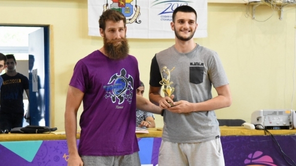 Двама от най големите млади таланти на българския баскетбол Йордан