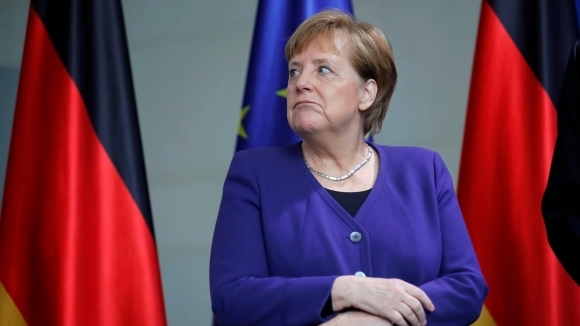 Германското правителство обмисля да забрани всички публични събития включителни и