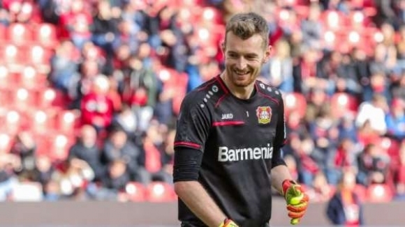 Вратарят Лукаш Храдецки предупреди своите съотборници в Байер Леверкузен да