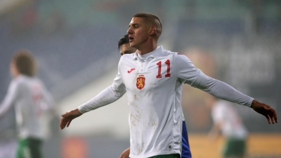 Българският национал Кирил Десподов си взе довиждане с България Футболистът