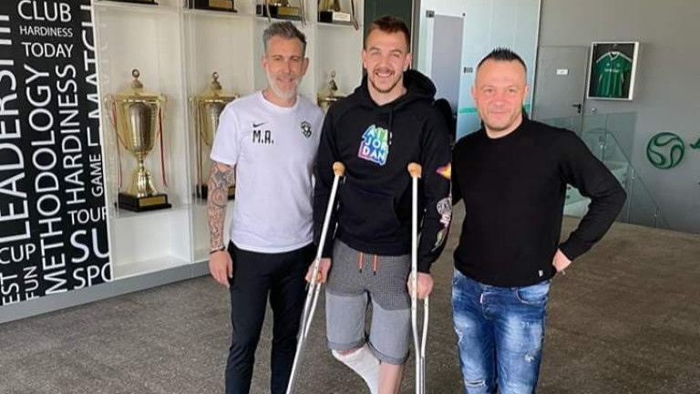 Вратарят на Лудогорец Пламен Илиев започна възстановителните процедури след операцията