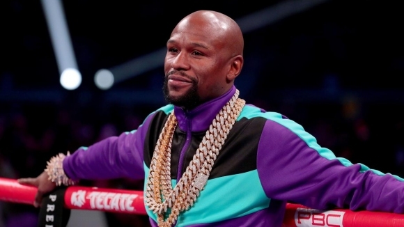 Оказа се че боксовата легенда и милионер Флойд Мейуедър трескаво