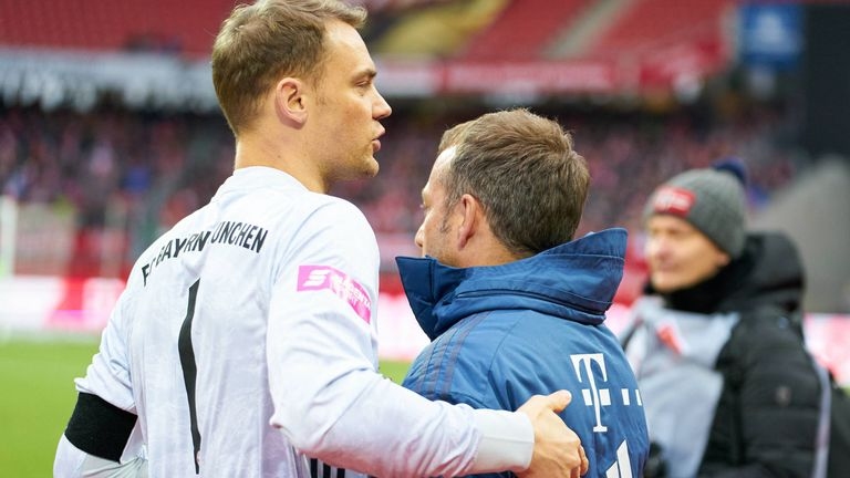 Старши треньорът на Байерн Мюнхен Ханзи Флик подкрепи вратаря Мануел