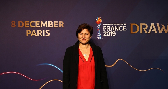 Френският министър на спорта Роксана Марачиняну заяви че подновяването на