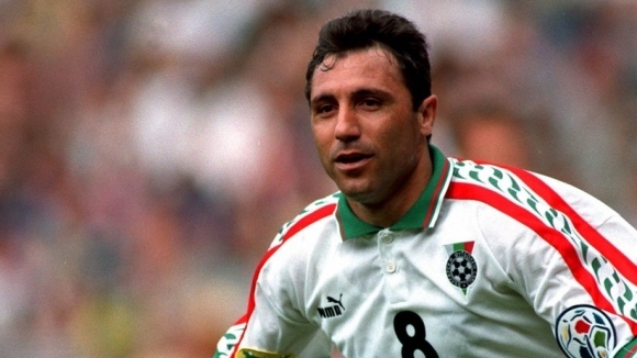 Единственият български футболист със Златната топка Христо Стоичков получи най голям