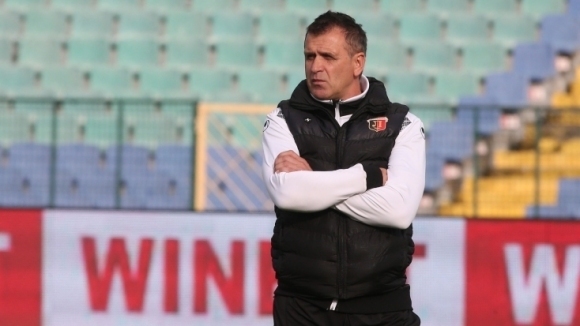 Треньорът на Локомотив Пловдив Бруно Акрапович вече организира завръщането си