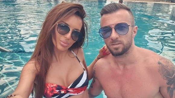 Годеж по време на пандемия В далечна страна Под карантина