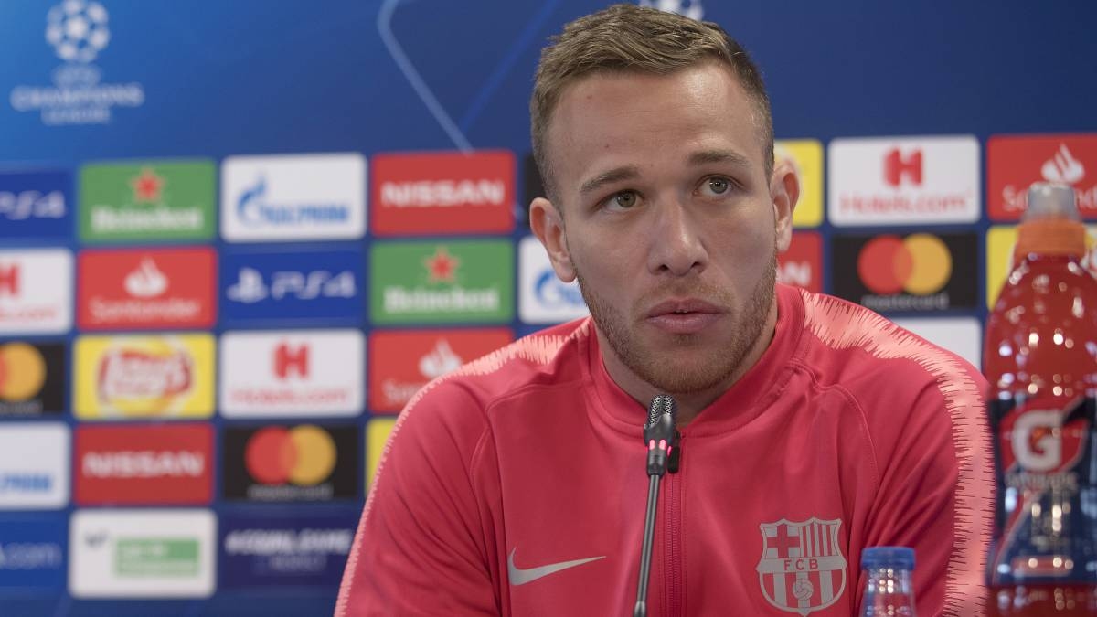 Полузащитникът на Барселона Артур излезе с официално съобщение, в което