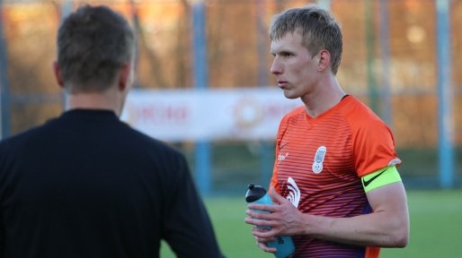 Смелият ход на Беларус да не спира местното футболно първенство