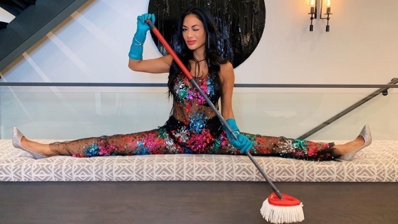 Никол Шерцингер е една от най сексапилните певици и всяка нейна