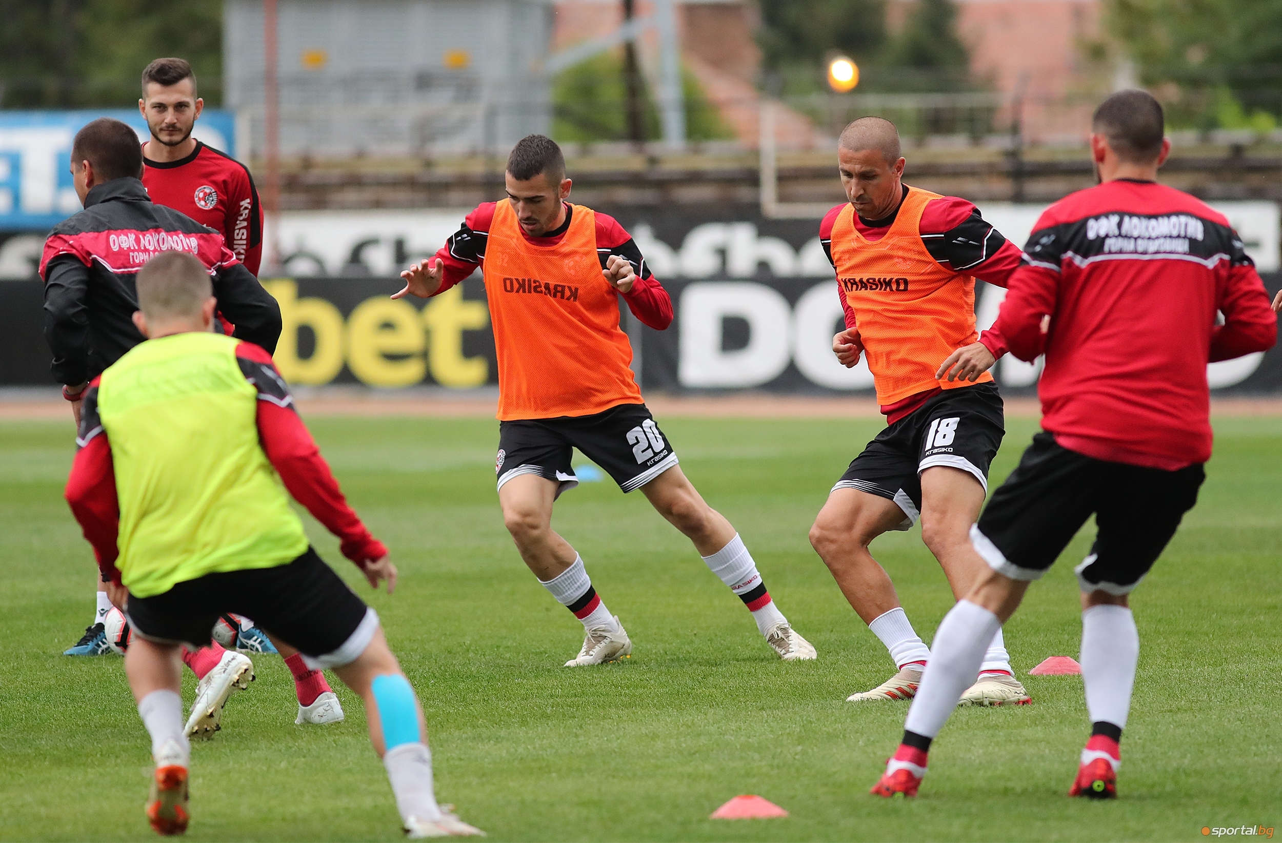 При евентуално доиграване на първенството във Втора лига Локомотив Горна