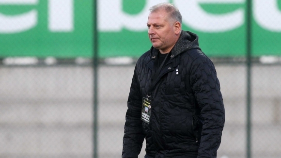 Треньорът на Етър Петко Петков коментира ситуацията в клуба Днес