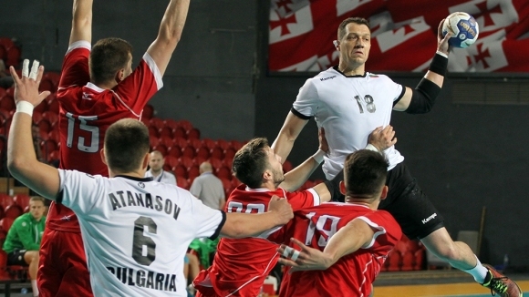 Българският национал по хандбал Светлин Димитров ще играе от новия