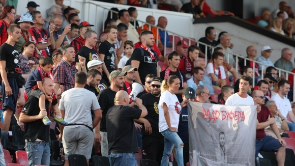 Привържениците на Локомотив София искат първенството във Втора лига да