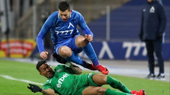 Здравният министър Кирил Ананиев обяви че футболните клубове и спортистите