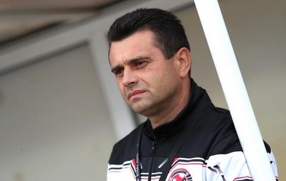 Старши треньорът на ОФК “Локомотив” (ГО) Милчо Сирмов днес преподписа