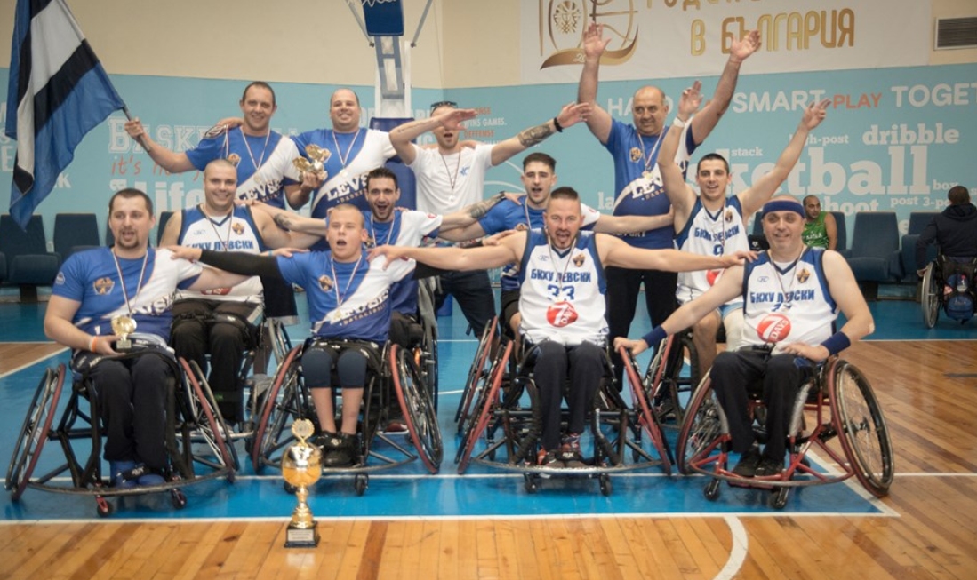 Благородна инициатива подеха баскетболистите на колички от шампиона Левски По