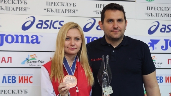 Европейската шампионка за девойки на сабя Йоана Илиева започна тренировки