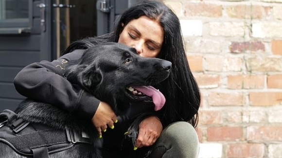 Кати Прайс изпрати кучето си на допълнително обучение след ужасяващия