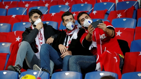 Президентът на Турския футболен съюз Нихат Йоздемир съобщи, че от