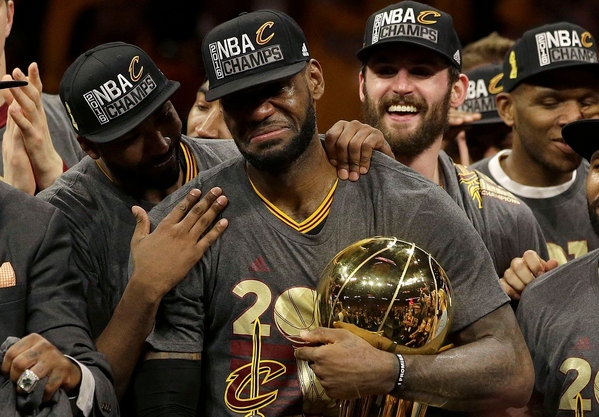 Суперзвездата ЛеБрон Джеймс се надява кампанията в Националната баскетоблна асоциация