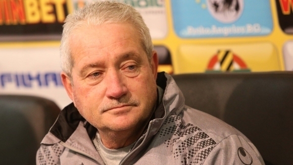 Треньорът на Ботев Пловдив Ферарио Спасов коментира доста теми в