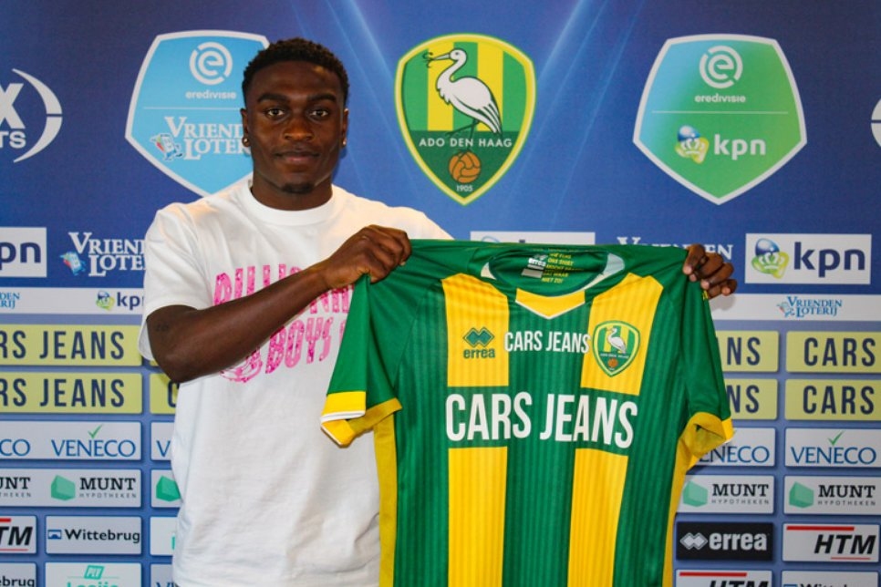 Полузащитникът Каин Зеедорф подписа първия си професионален договор с тима