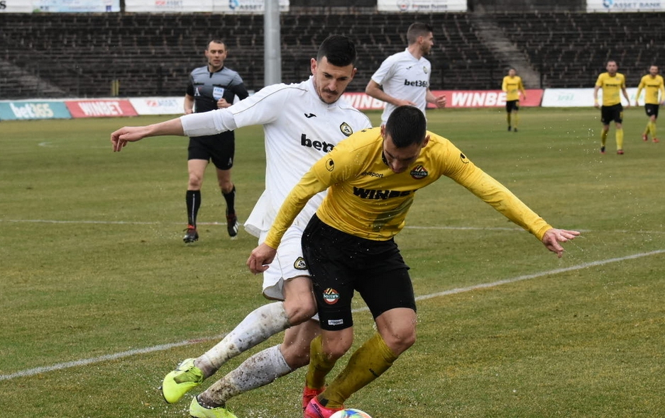 Отборът на Ботев Пловдив ще срещне Славия в контролна среща