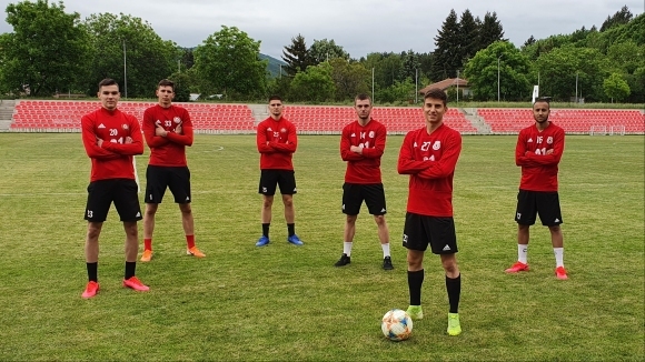 От днес отборът на ЦСКА София започна тренировки от по 10